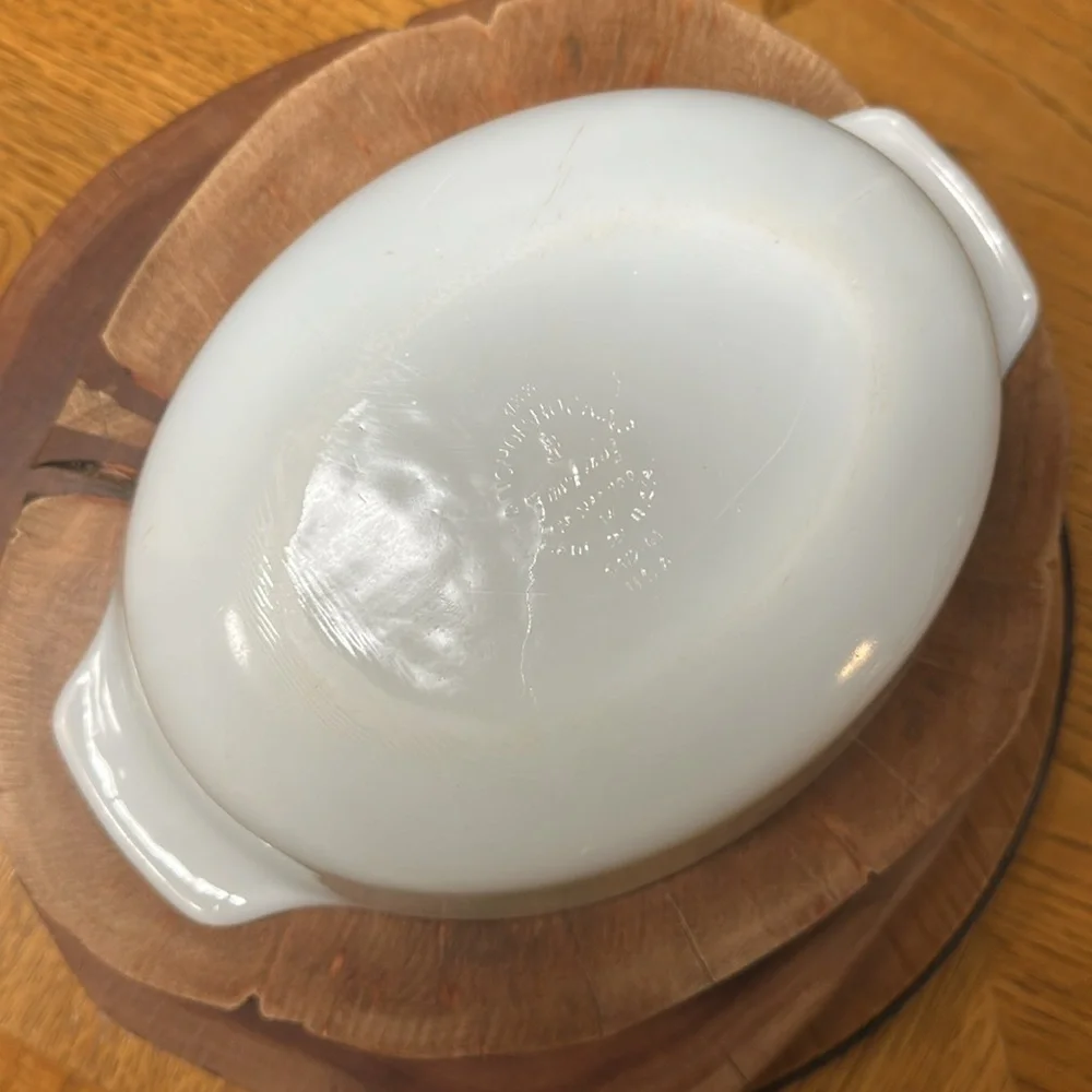 ANCHOR HOCKING Vintage Harvest Vegetable 1-1/2 QT. casserole Dish